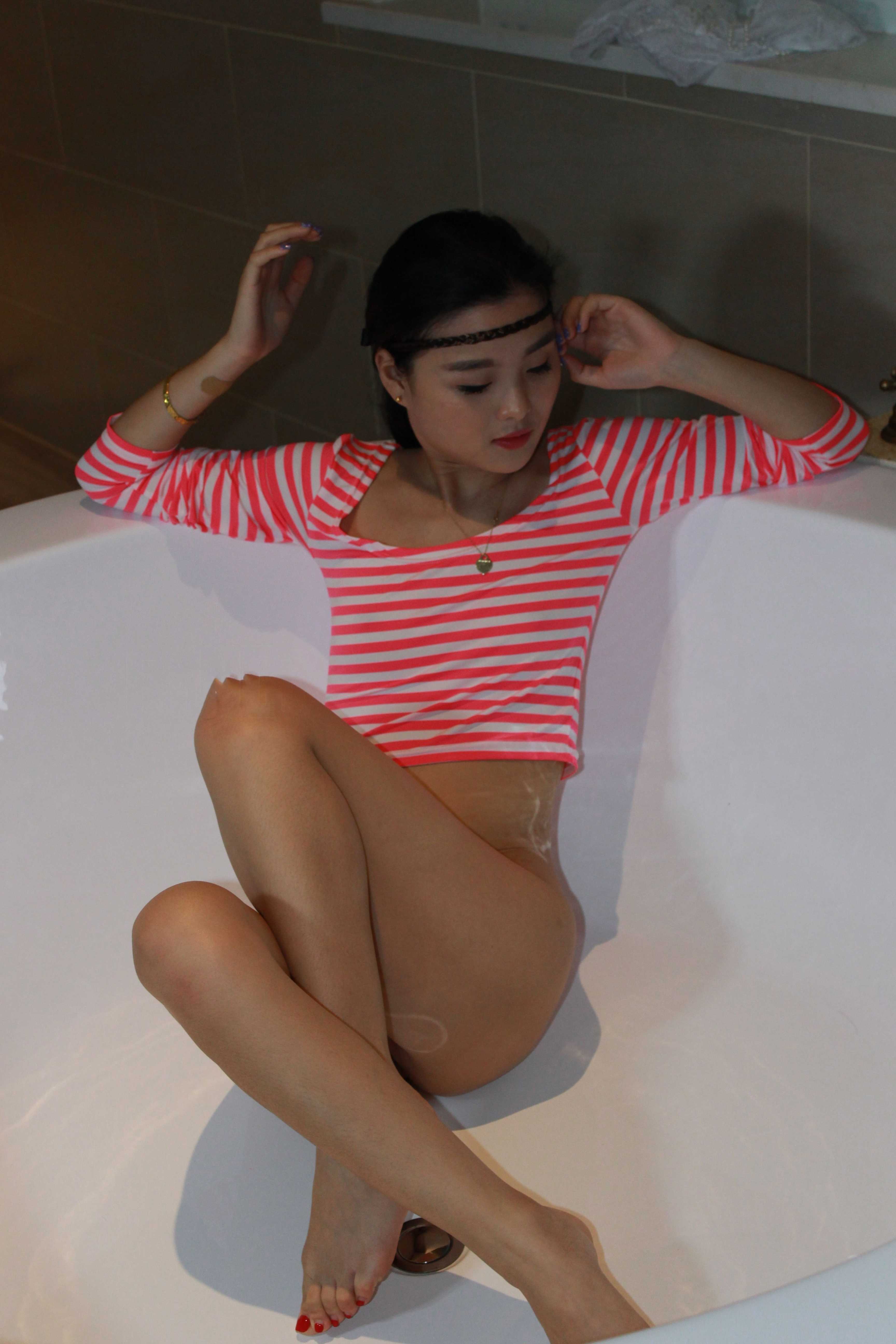 挺俏丽的小妹子