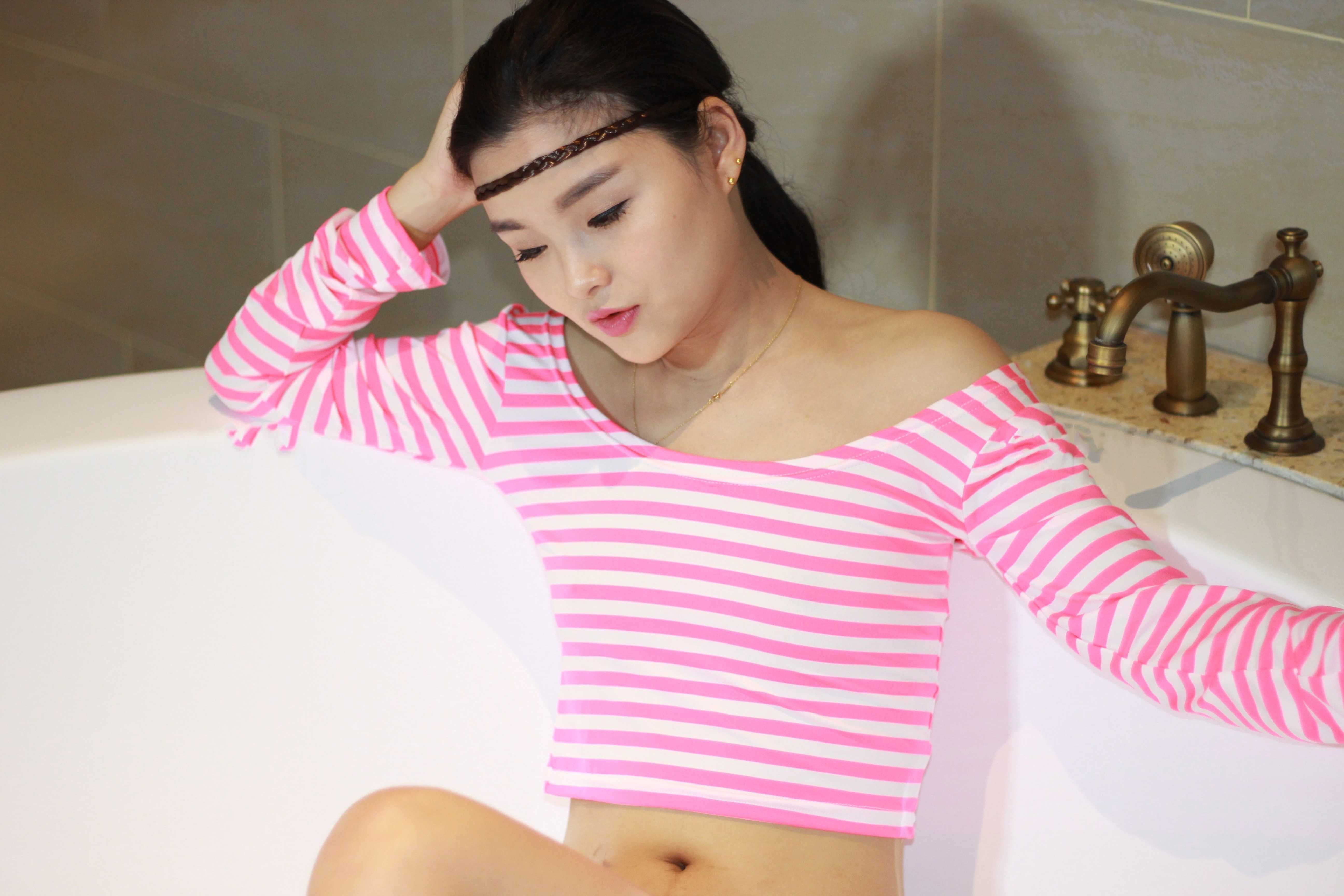 挺俏丽的小妹子
