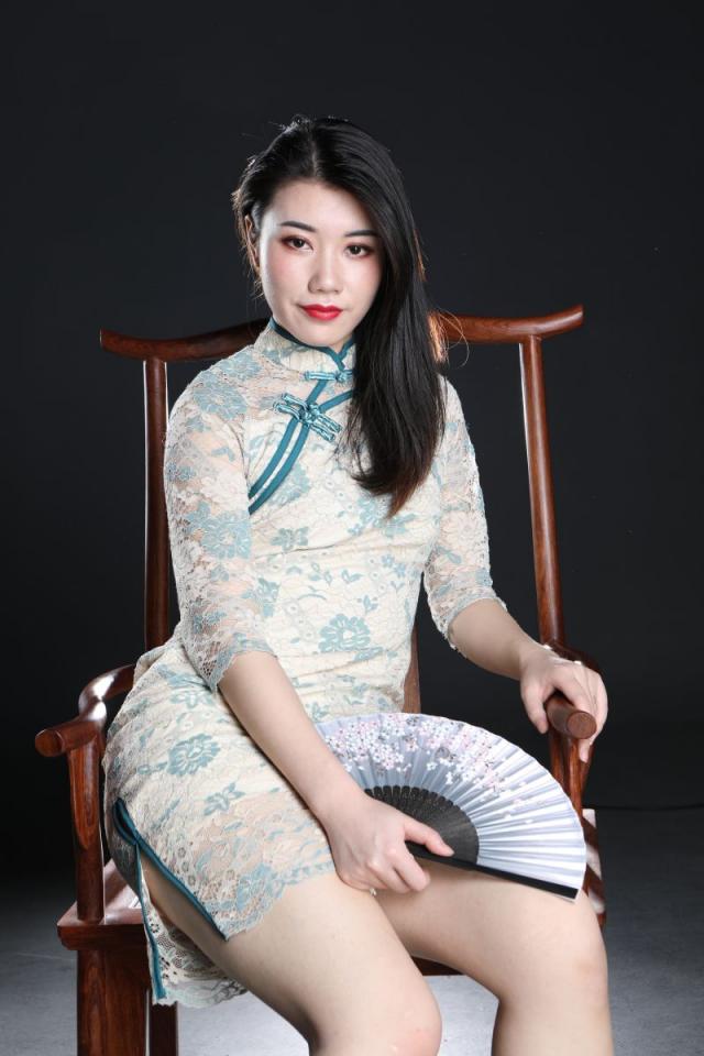这旗袍妹子还真诱人呢[58P]