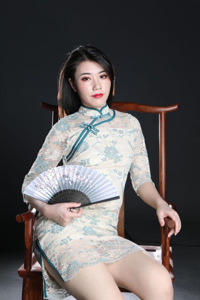 这旗袍妹子还真诱人呢[58P]