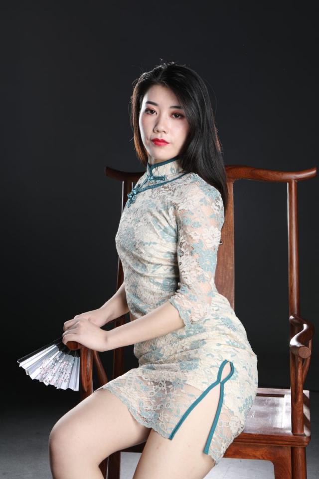 这旗袍妹子还真诱人呢[58P]