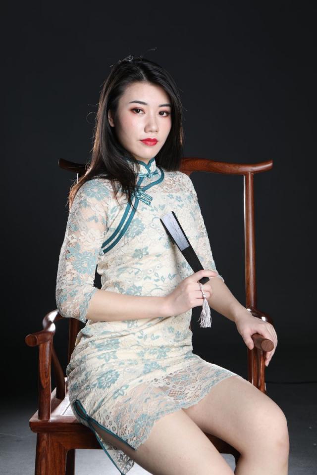 这旗袍妹子还真诱人呢[58P]