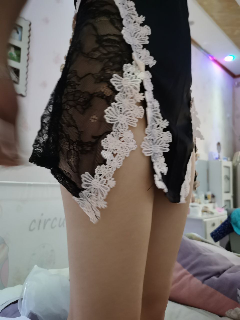 给少妇母狗剃毛后内射