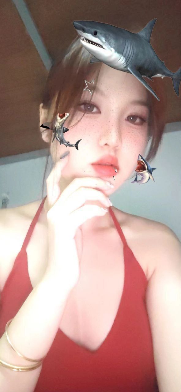 眼镜骚妹子 [16P]