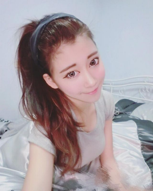 MinMin超正的大眼麦当劳长腿店花