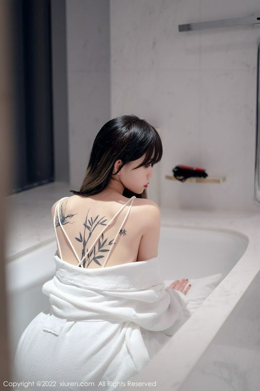 奶瓶. 完整版无水印写真