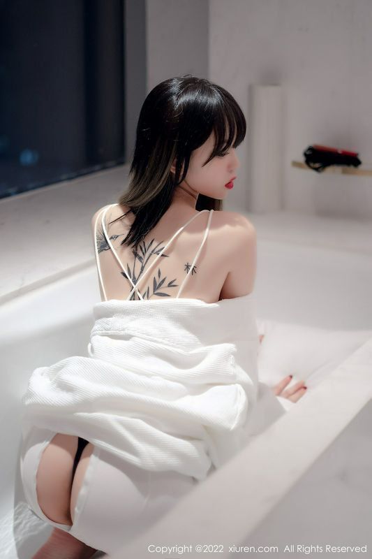 奶瓶. 完整版无水印写真