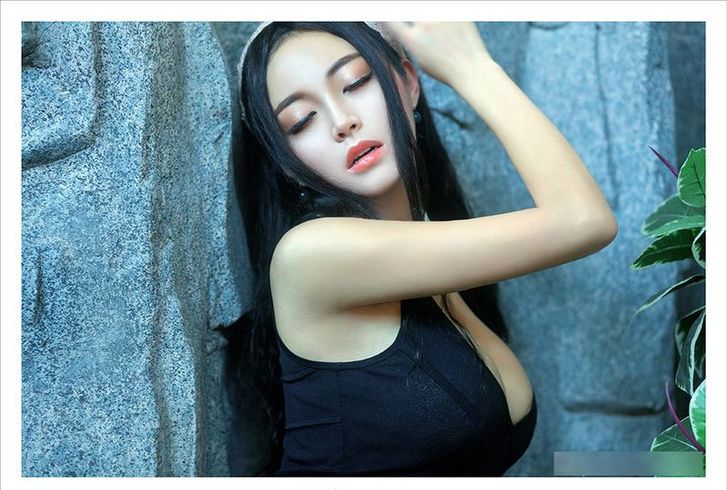 嫩模潘春辉私房写真