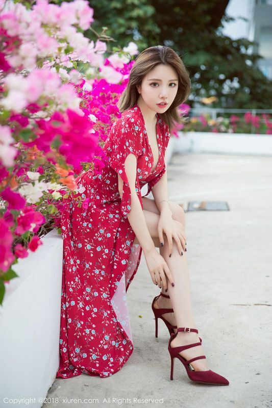 黄楽然 性感写真
