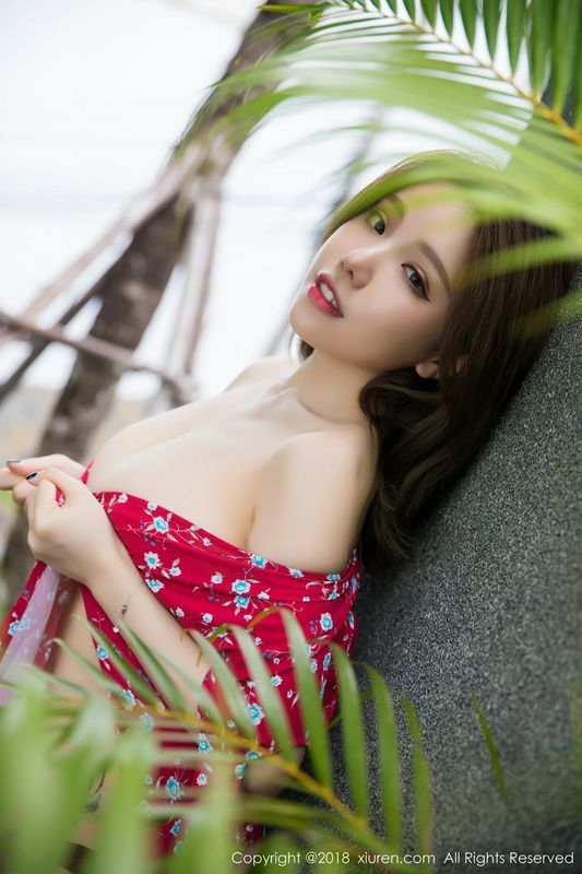 黄楽然 性感写真