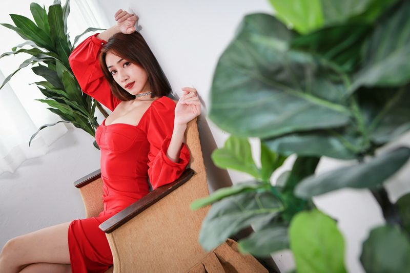 台模美腿系列长腿美模段璟乐红色小礼服高跟美腿外拍