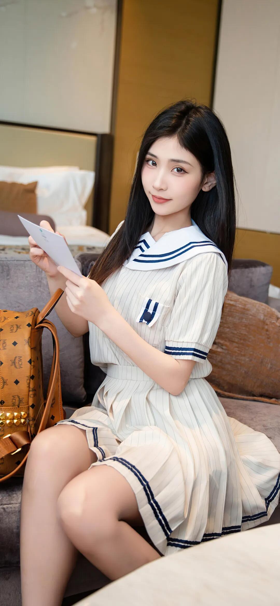 漂亮又性感的小妮子