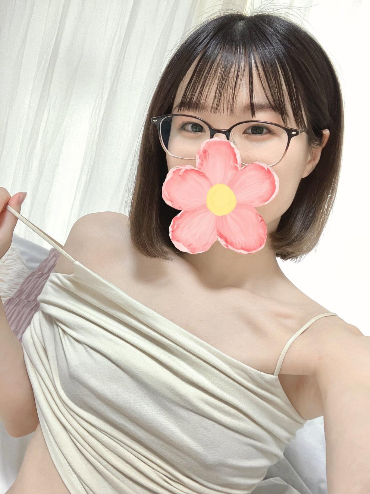 日式女孩不爱穿内衣