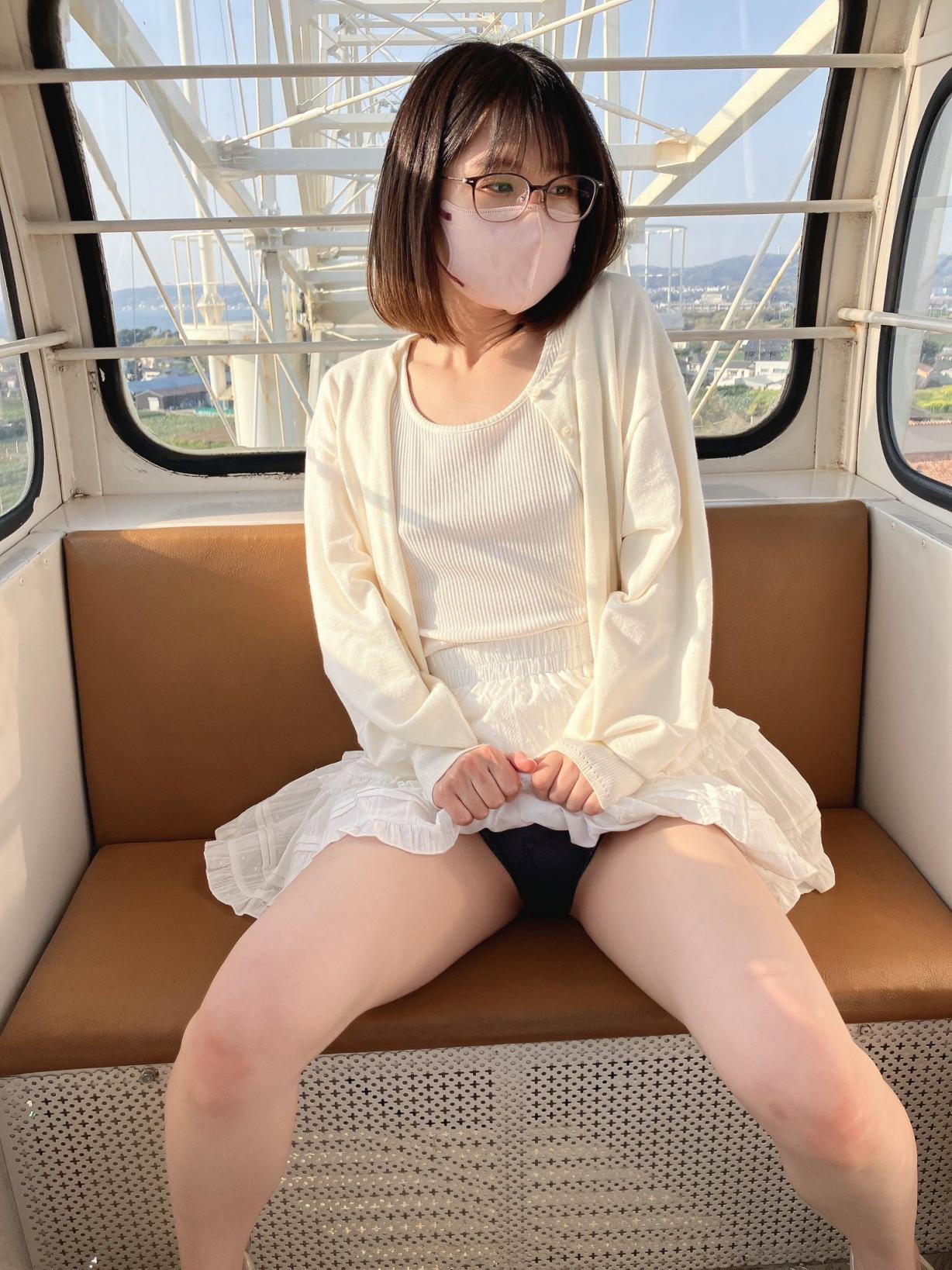日式女孩不爱穿内衣