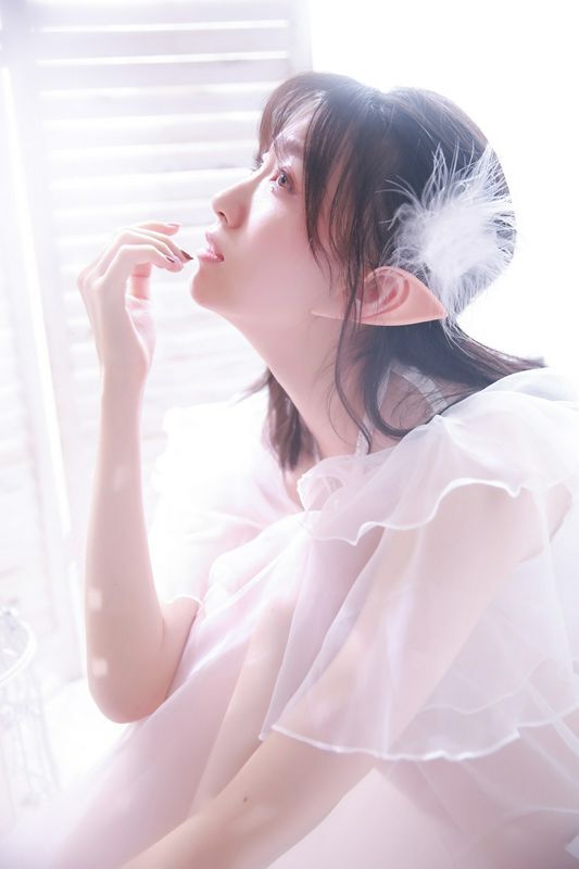白纱裙美女白嫩性感诱人写真图片