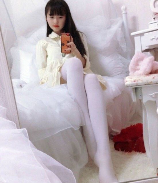 风骚的妹子气质更加迷人