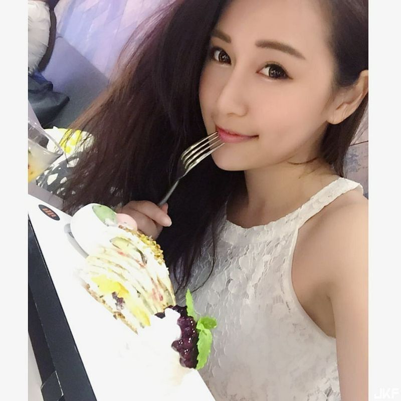 年轻可爱的白皙正妹陈乐乐
