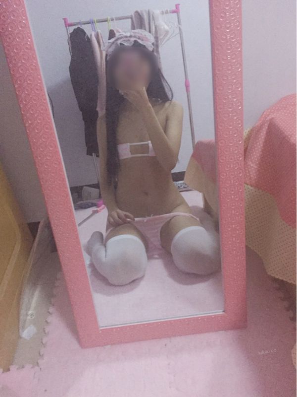 微博萌妹子水酱不是胖企鹅公主裙
