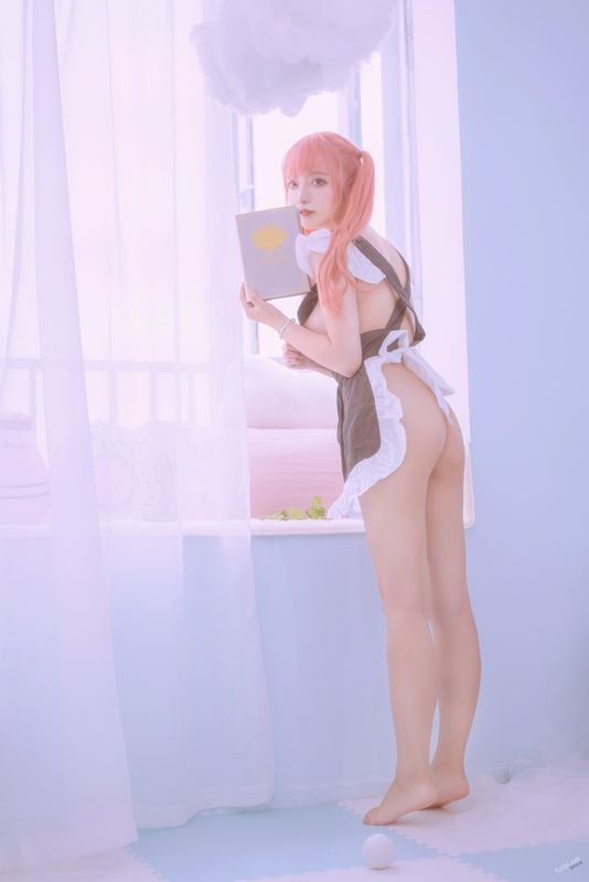 一只云烧绯红女仆