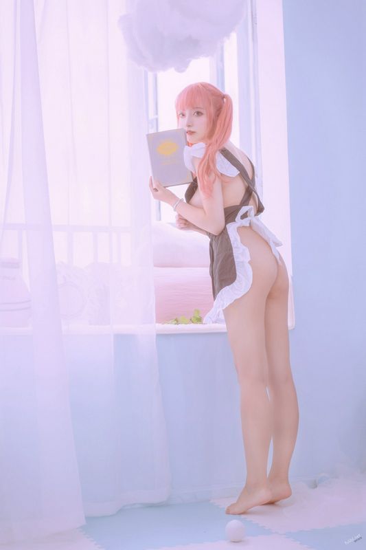 一只云烧绯红女仆