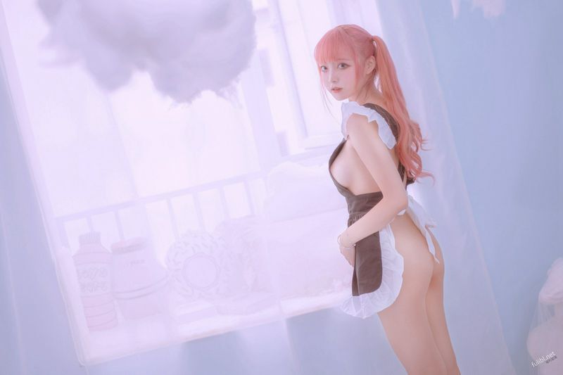 一只云烧绯红女仆