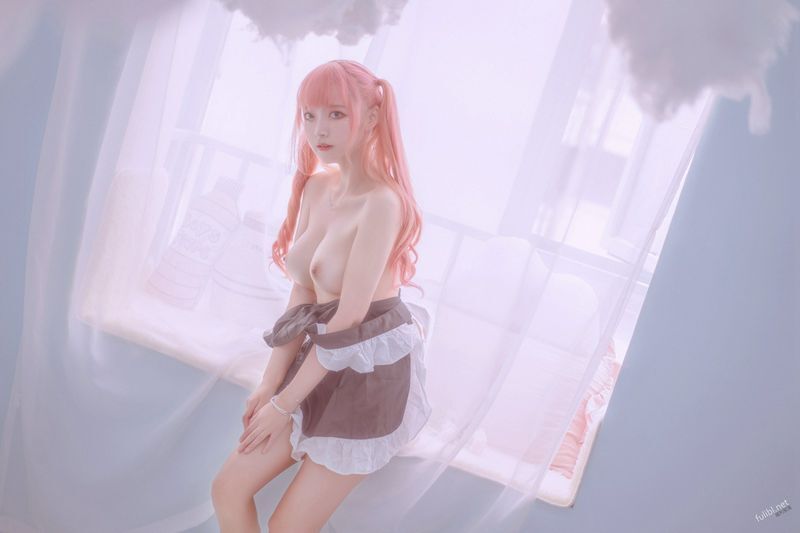一只云烧绯红女仆