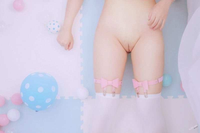一只云烧绯红女仆