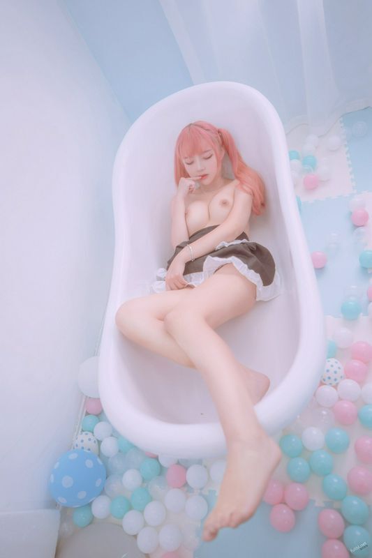 一只云烧绯红女仆