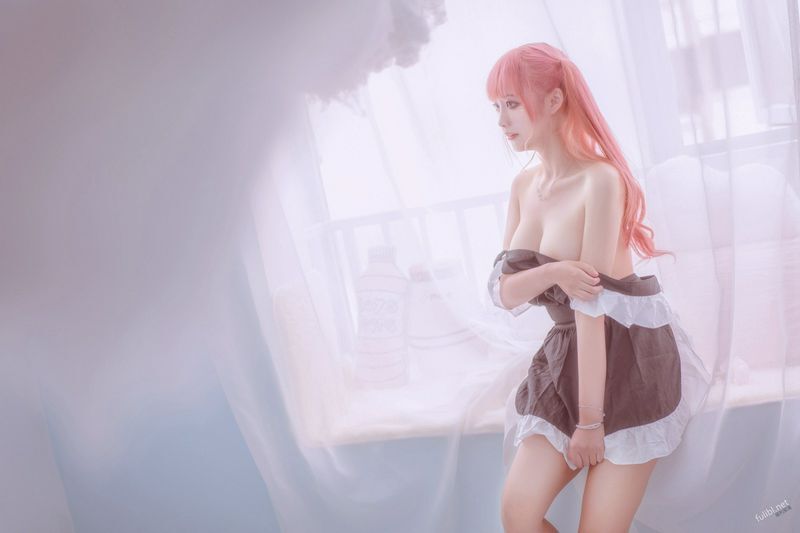 一只云烧绯红女仆