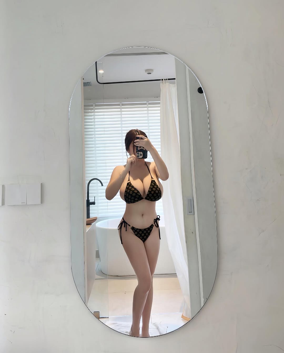万千娇媚美少妇[100P]