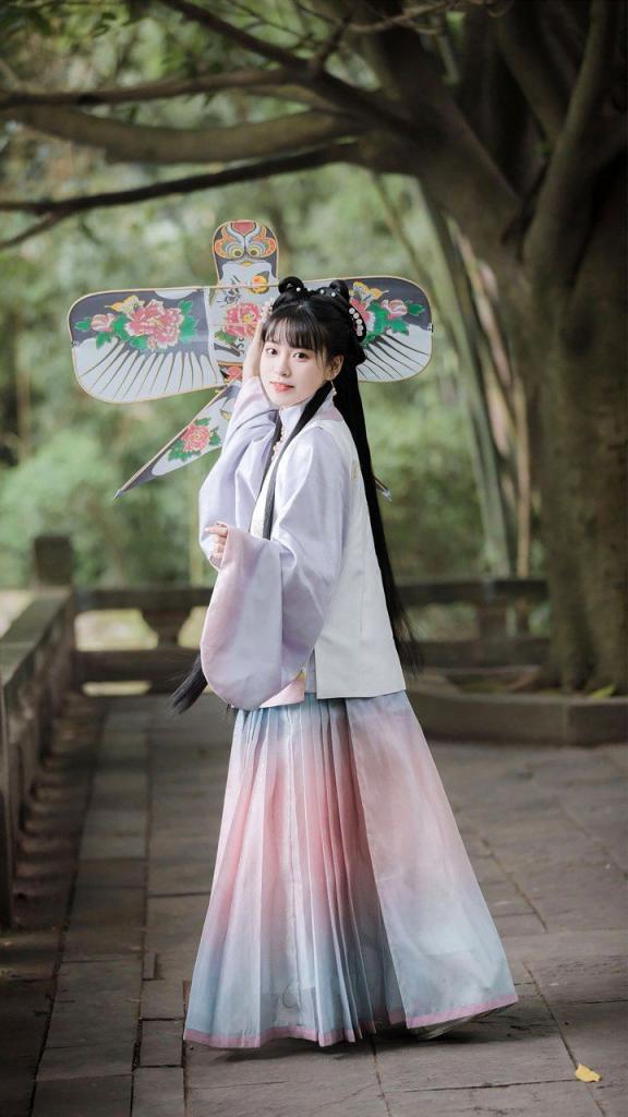 会玩Cosplay的美女[20P]