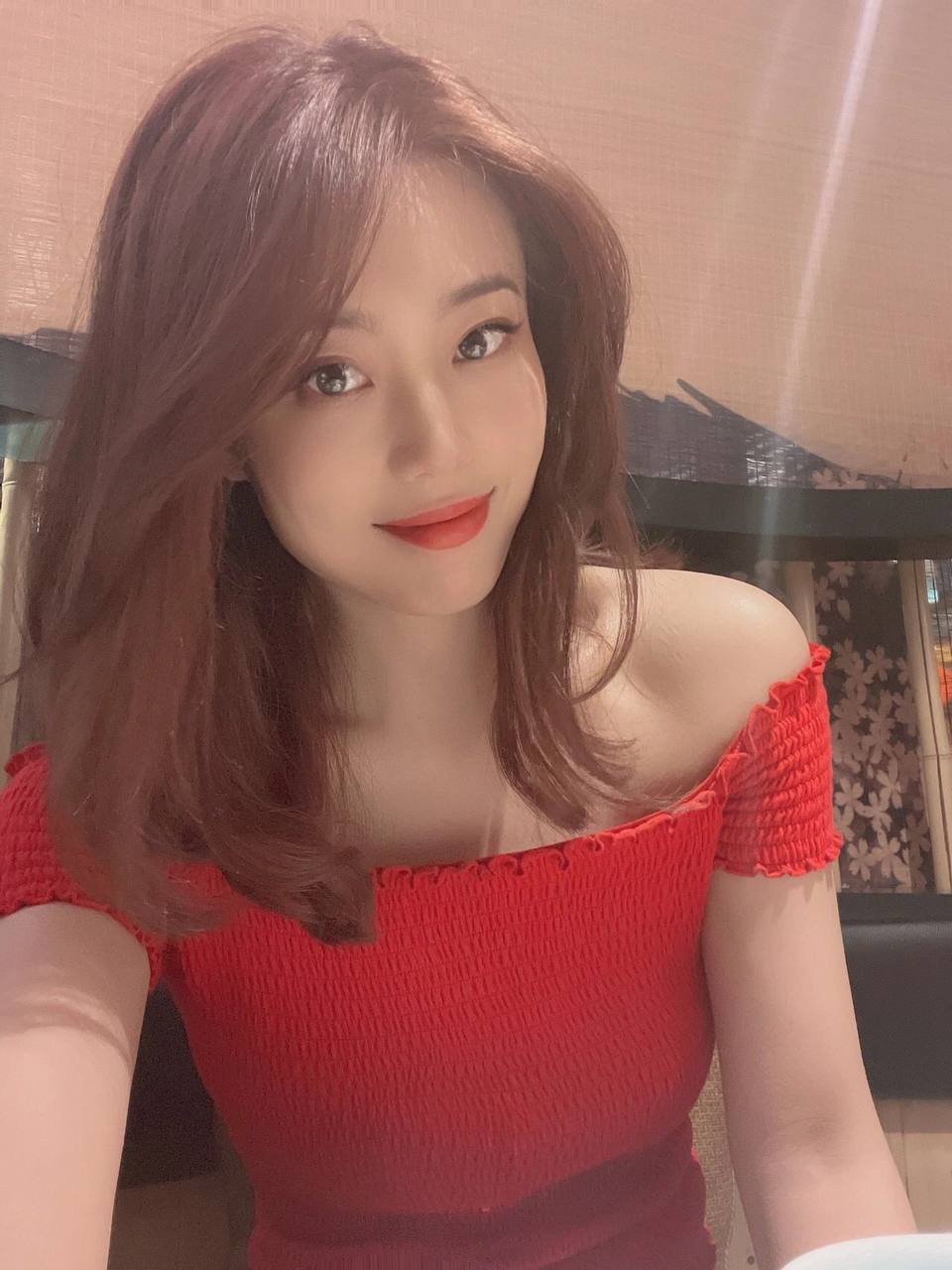 迷人高挑的少妇[28P]