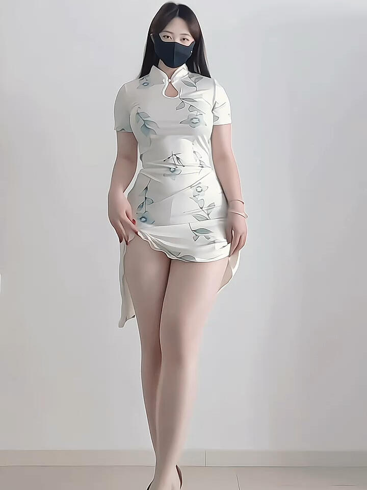 迷人高挑的少妇[28P]