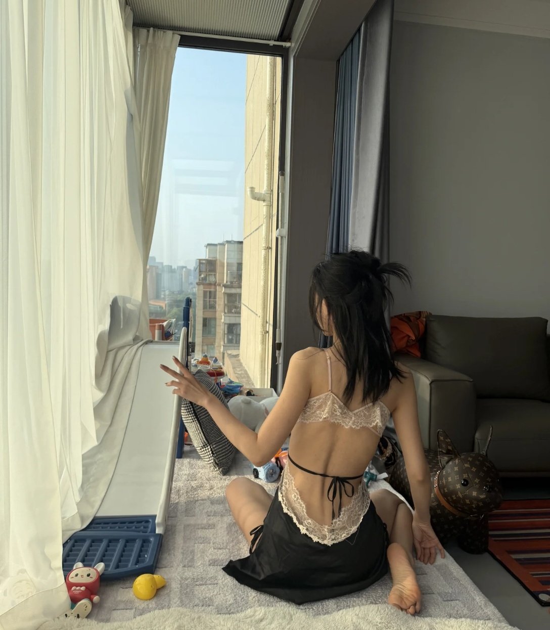 万千娇媚美少妇[2025]