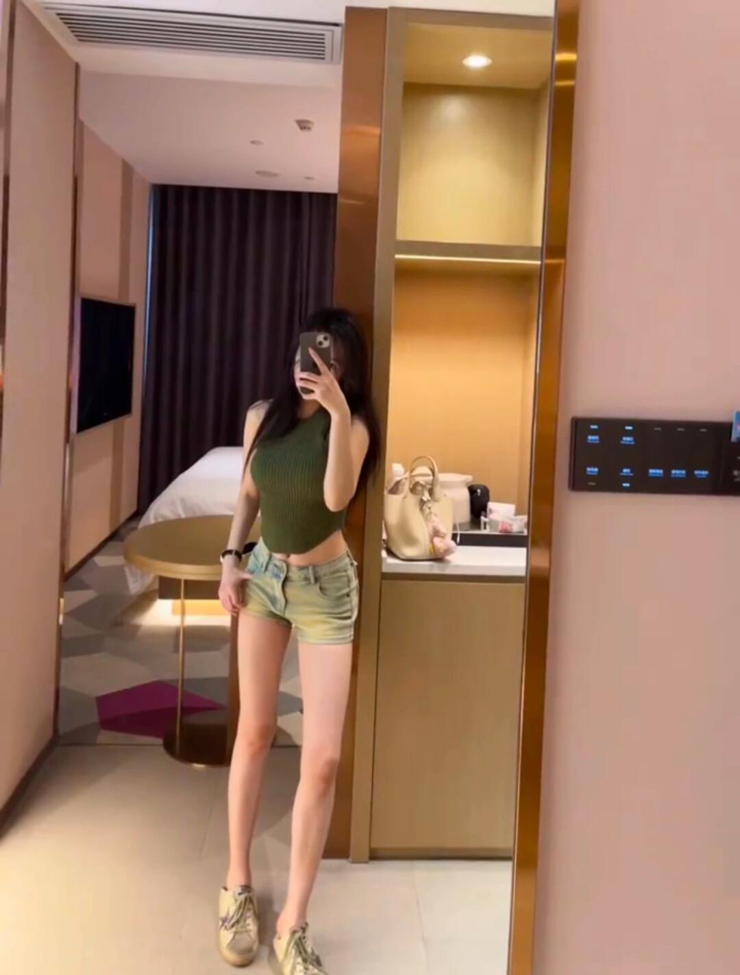 万千娇媚美少妇[2025]