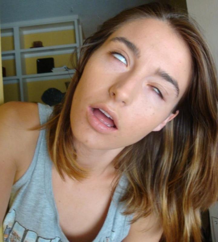 当你的女人露出这个表情，你该如何应对(硬怼)