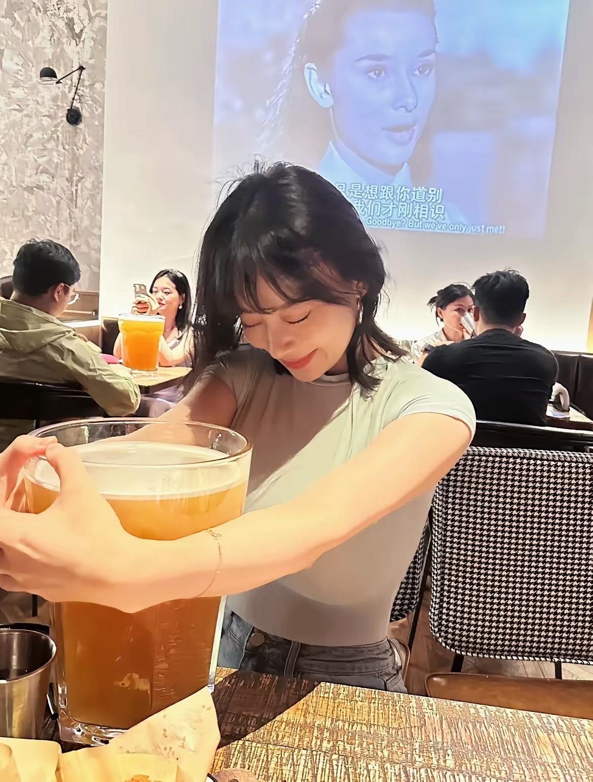 分享推上迷人的少妇[100P]
