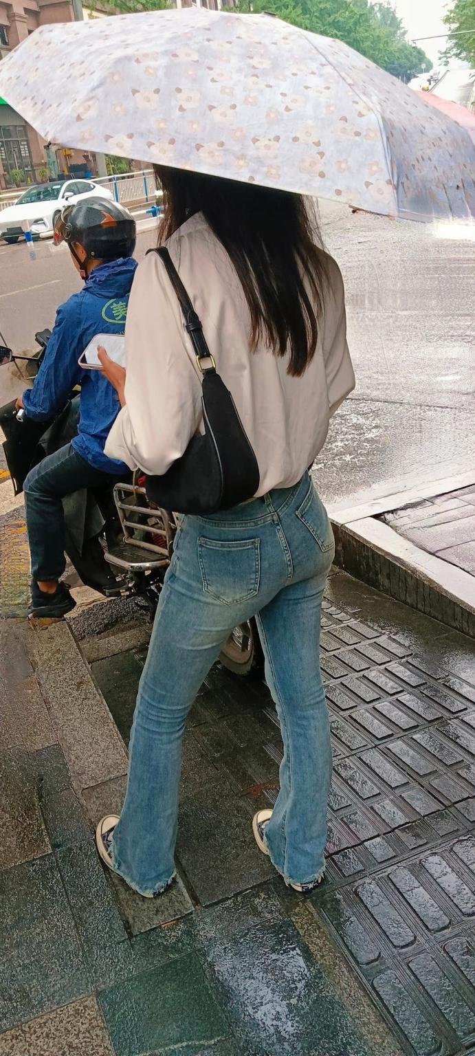 街拍紧身牛仔裤[16P]