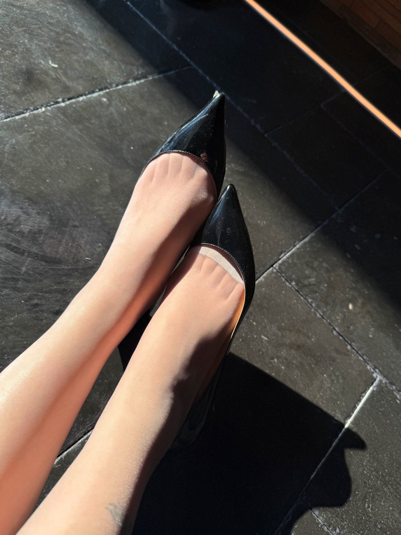 美丽的女人总是会有一双可人的脚