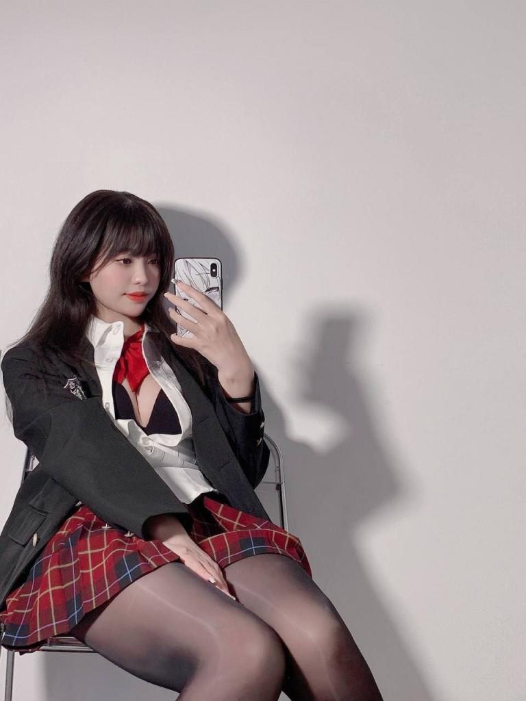 [小母狗] 发骚的小母狗 [100P]