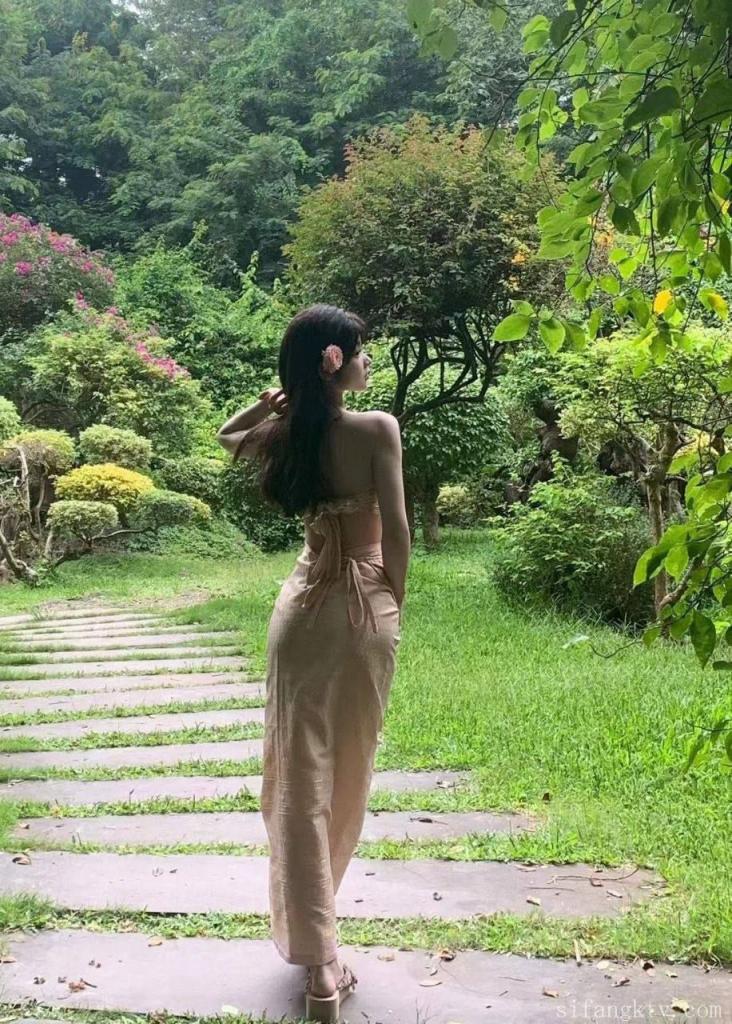 [小母狗] 发骚的小母狗 [100P]