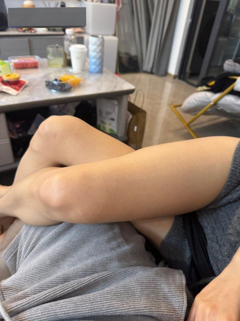 [小母狗] 发骚的小母狗 [100P]