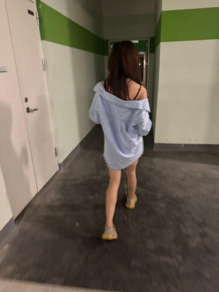 [小母狗] 发骚的小母狗 [100P]
