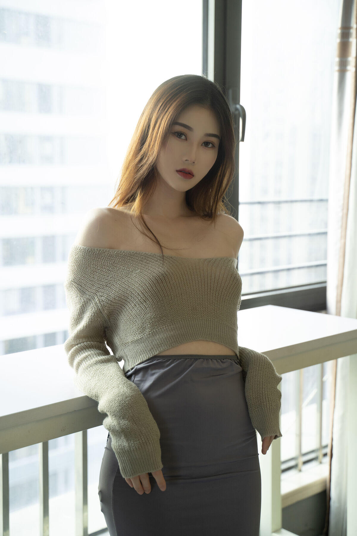 漂亮的毛衣姐姐
