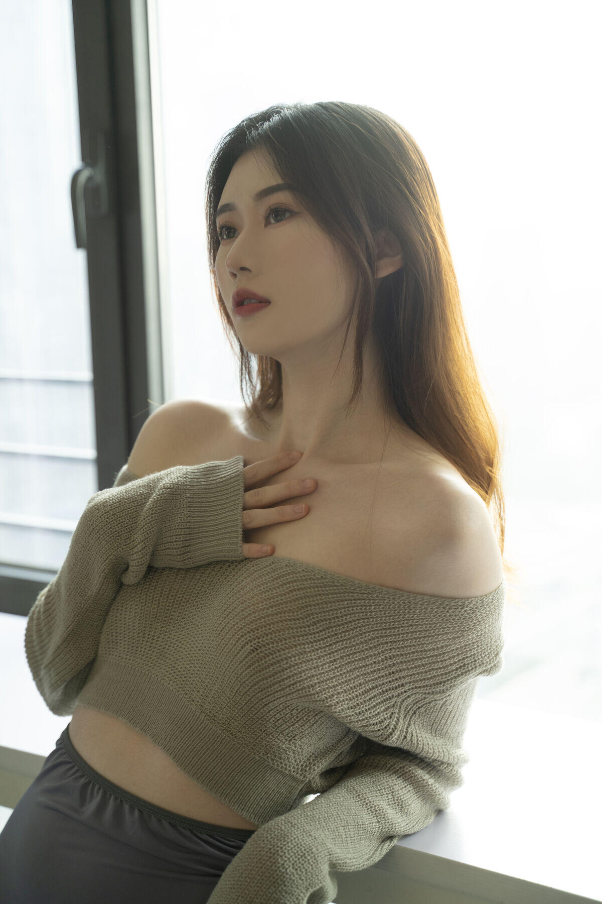 漂亮的毛衣姐姐