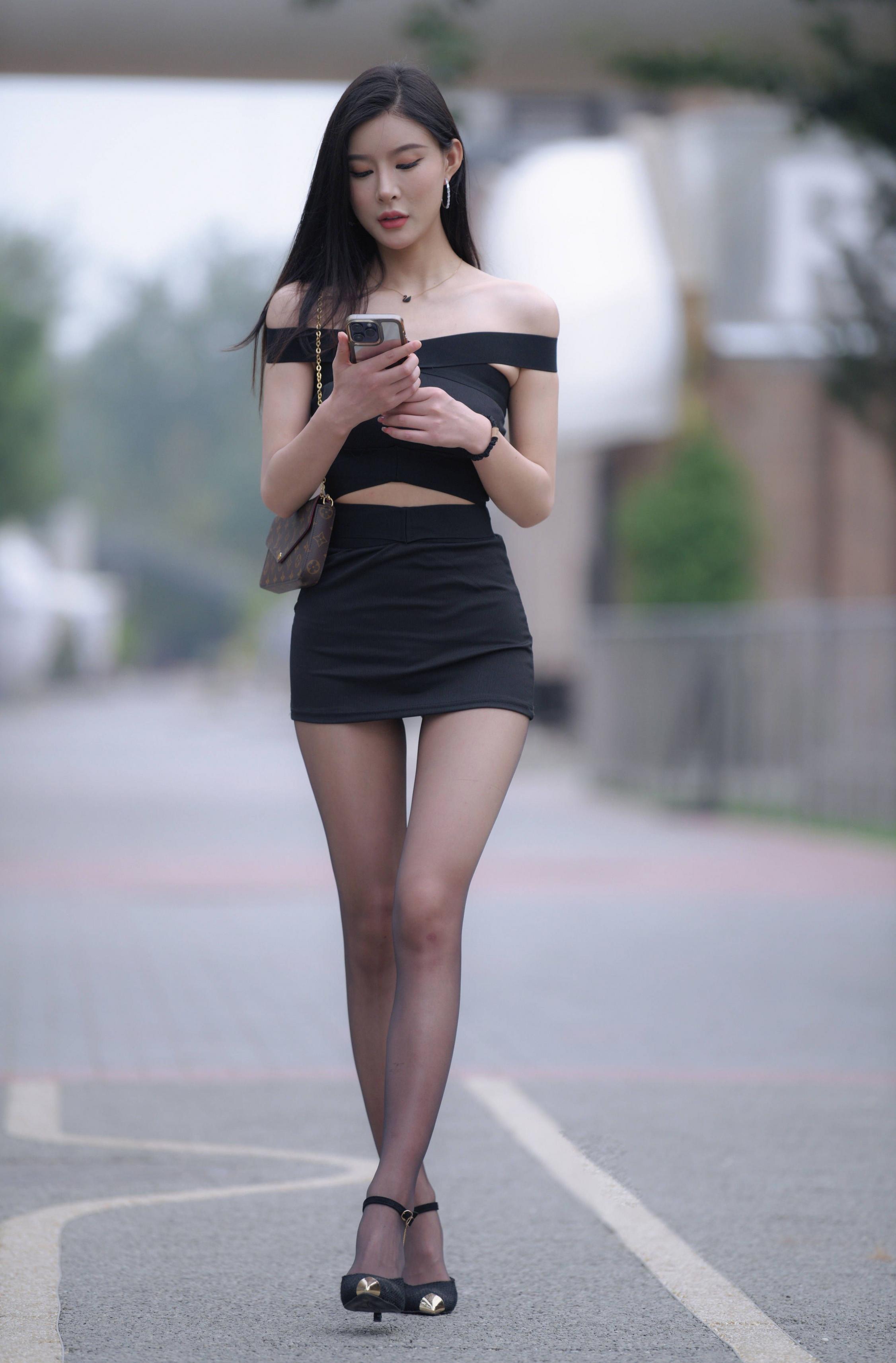 小姐姐快用你的腿夹我