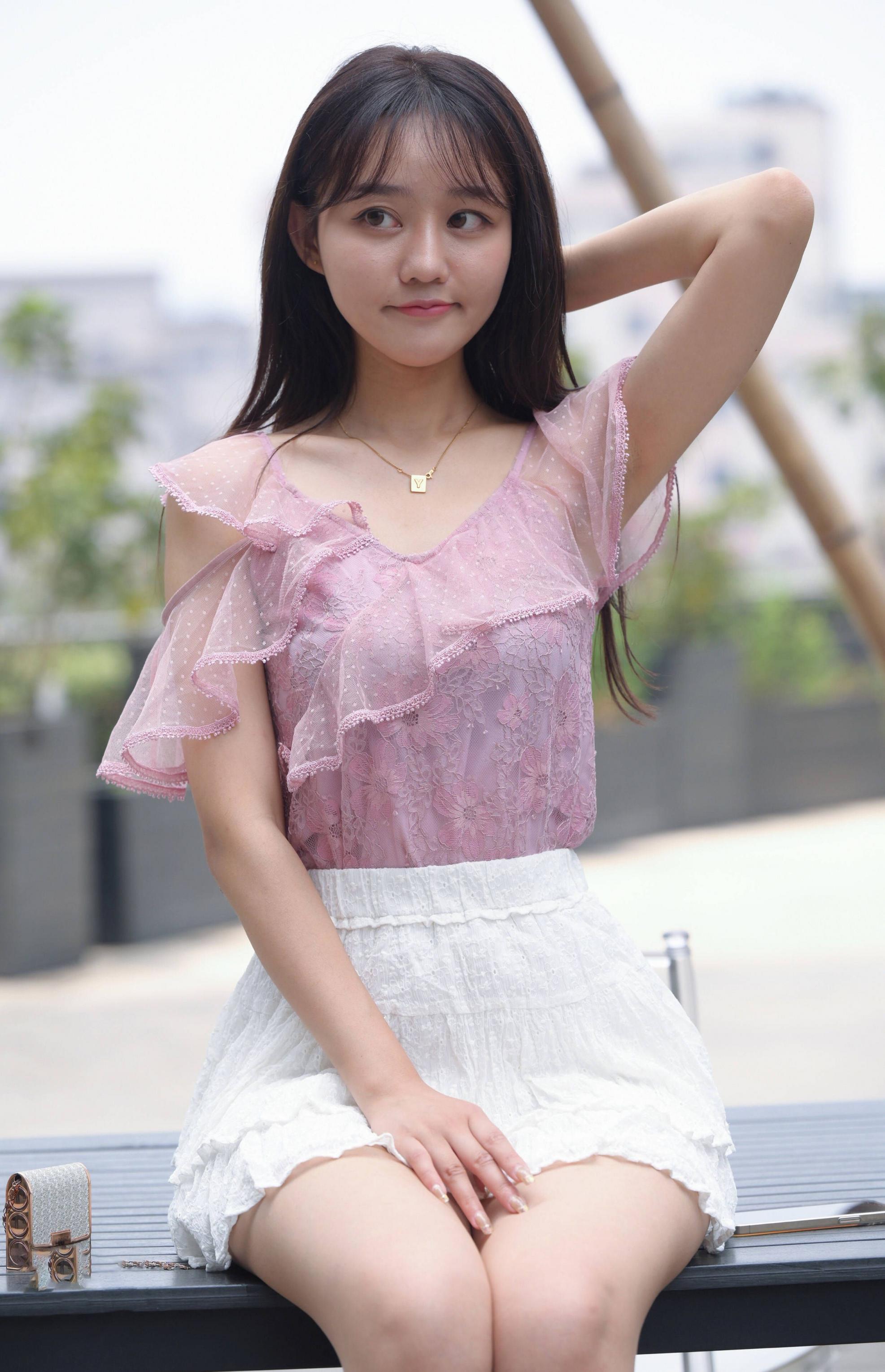 小姐姐快用你的腿夹我