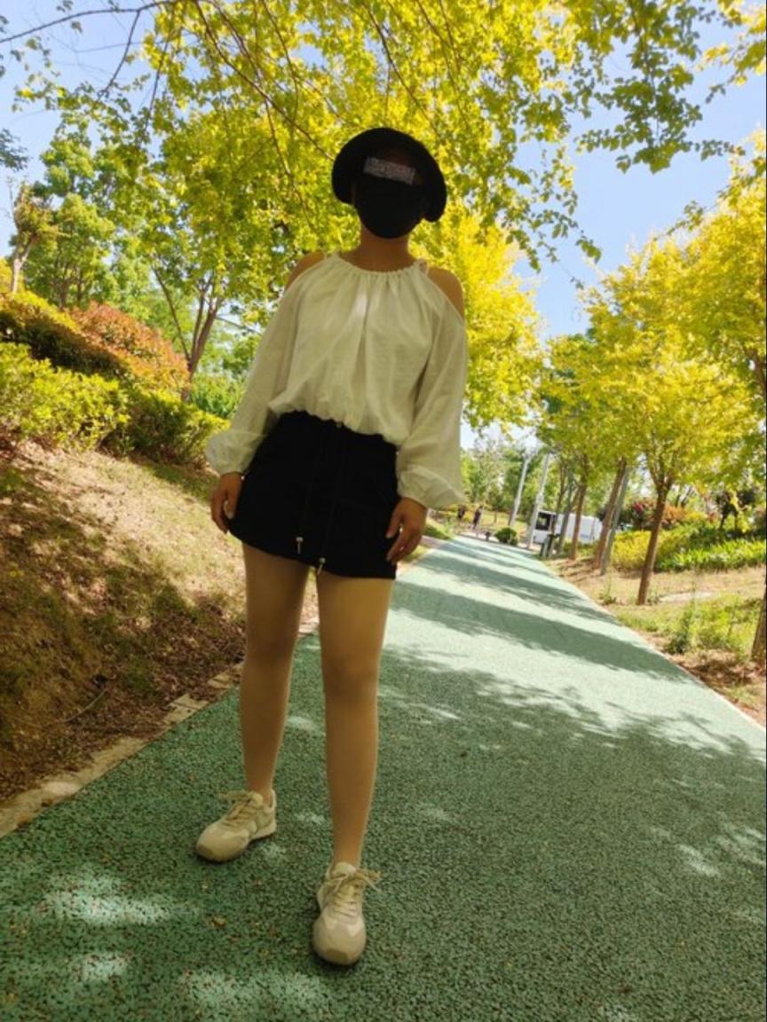 爱穿裙子不爱穿内裤的人妻