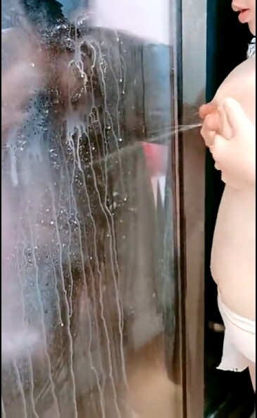 爆乳小姐姐喷奶送福利-勾起你儿时的记忆【68P】