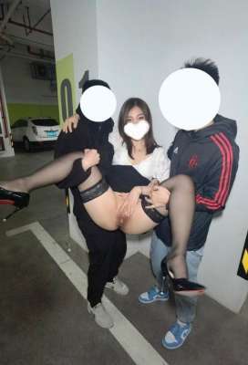 喜欢人前露出的人妻